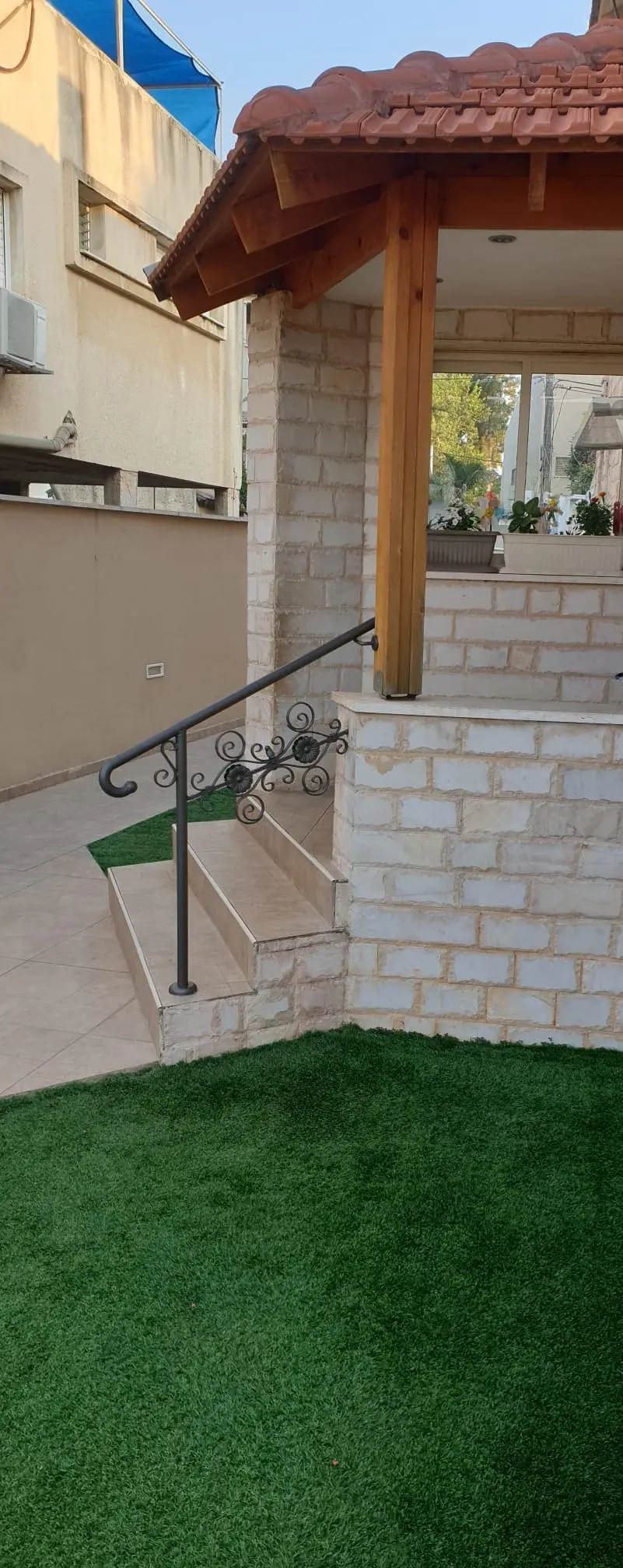 מעקה מדרגות יוקרתי